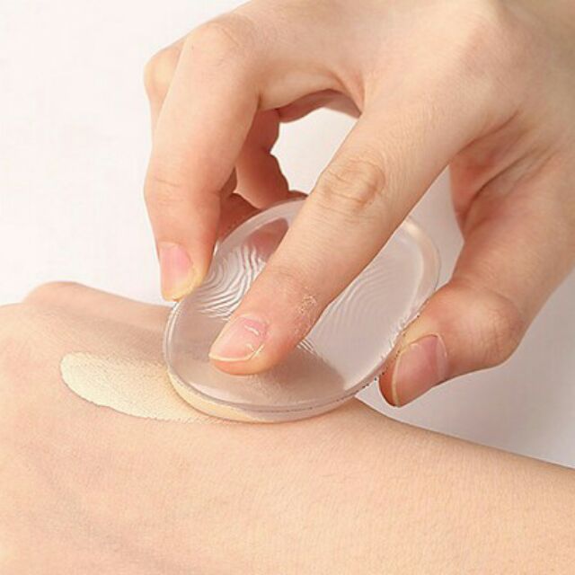 SILICONE FOUNDATION APPLICATOR