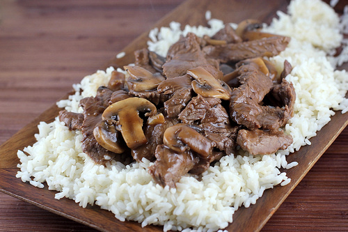 MINCED BEEF WITH MUSHROOM (100G BEEF,100G WITH RICE)
