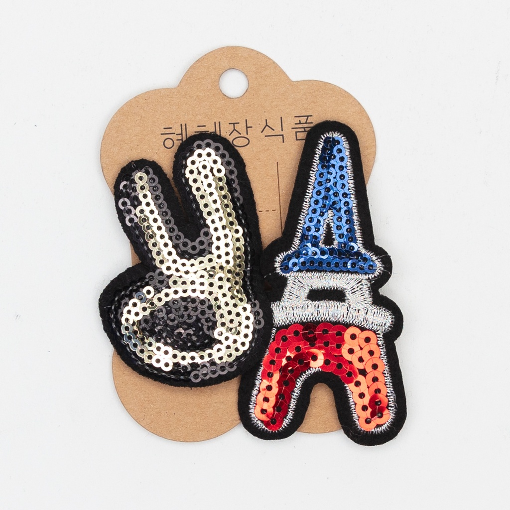 BROACHERS PIN WITH LEATHER DESIGN